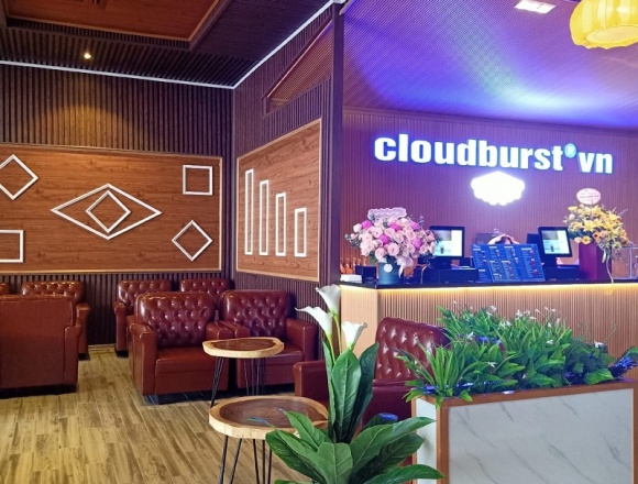 Cloudburst vn - Quán coffee phục vụ tận tình ngay cả khi khách đông